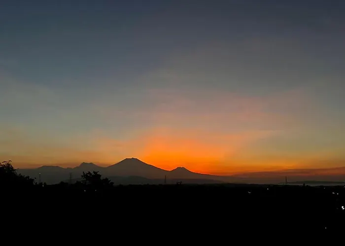 Hotel Menjangan Hill 3*
