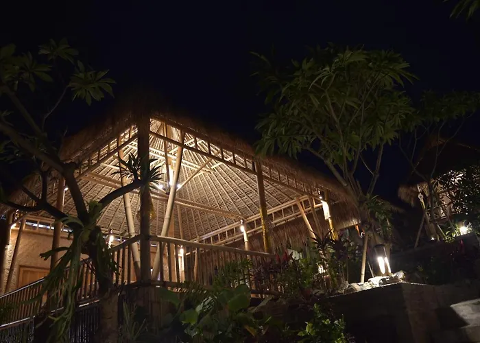 Hotel Menjangan Hill 3*