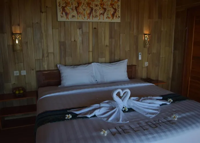 Hotel Menjangan Hill 3*