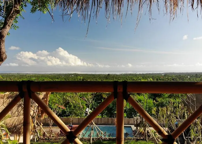 Hotel Menjangan Hill 3*